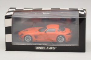 Mercedes SLS AMG GT3 Street Orange Minichamps 1:43 410113204 Druckguss — Bild 4 von 4