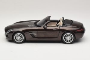 Mercedes SLS AMG Sepang Brown Minichamps 1:18 B66960080 Druckguss — Bild 5 von 9