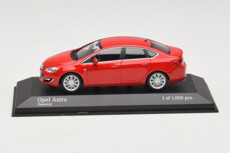 Opel Astra J Rot Minichamps 1:43 Opel Astra J Rot Minichamps 1:43 410042001 Druckguss