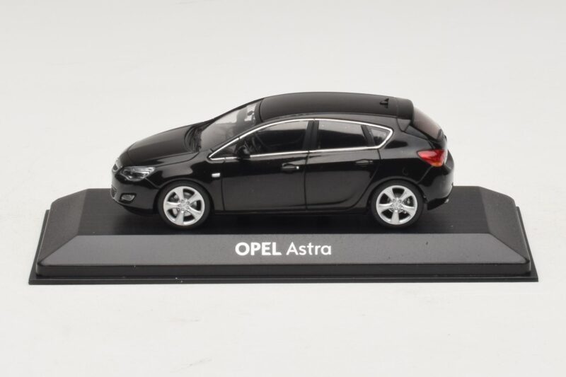 Opel Astra J Schwarz Minichamps 1:43 ASTRA006 Druckguss