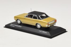 Opel Commodore A Gold Metallic Minichamps 1:43 430046165 Druckguss — Bild 3 von 4