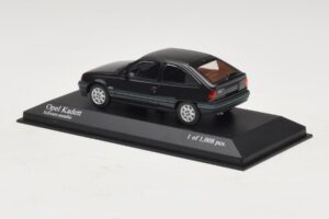 Opel Kadett E Black Metallic Minichamps 1:43 400045901 Druckguss — Bild 3 von 4