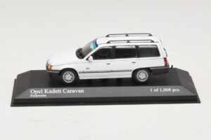 Opel Kadett E Caravan Weiß Minichamps 1:43 400045911 Druckguss