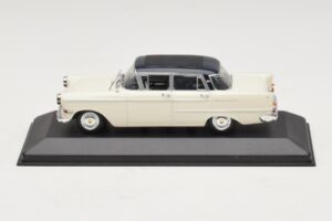 Opel Kapitan A Weiß Minichamps 1:43 400048000 Druckguss