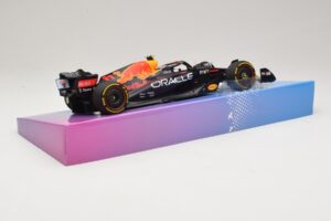 Oracle Red Bull Racing RB18 #11 S. Perez Miami GP 2022 Minichamps 1:18 113220511 Druckguss — Bild 3 von 7