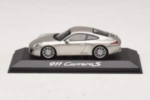 Porsche 911 991 Carrera S Silber Metallic Minichamps 1:43 WAP0200130C Druckguss