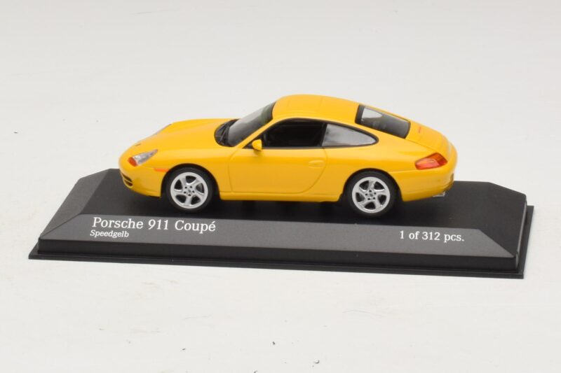 Porsche 911 991 Carrera Gelb Minichamps 1:43 Porsche 911 991 Carrera Gelb Minichamps 1:43 410060221 Druckguss