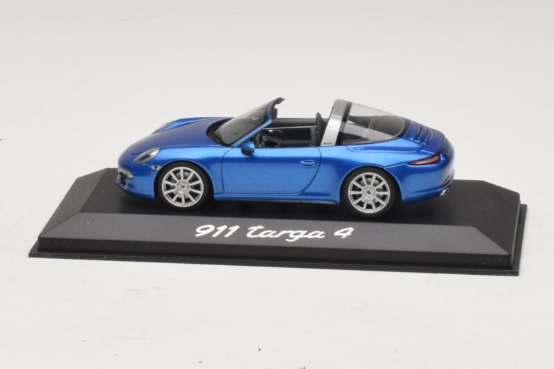 Porsche 911 991 Targa Blau Metallic Minichamps 1:43 Porsche 911 991 Targa Blau Metallic Minichamps 1:43 WAP0200350E Druckguss