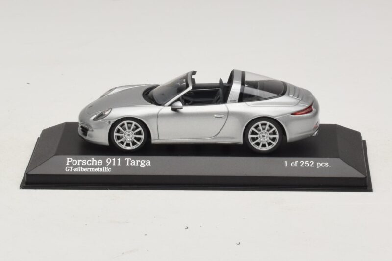 Porsche 911 991 Targa Silber Minichamps 1:43 Porsche 911 991 Targa Silber Minichamps 1:43 410062442 Druckguss