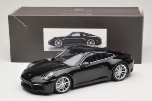 Porsche 911 992 Carrera 4S Schwarz Minichamps 1:18 WAP0211120R992 Druckguss — Bild 6 von 6