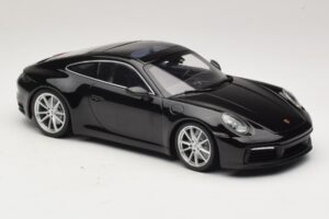 Porsche 911 992 Carrera 4S Schwarz Minichamps 1:18 WAP0211120R992 Druckguss — Bild 4 von 6