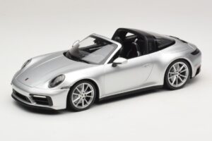 Porsche 911 992 Targa 4 GTS Silber Minichamps 1:18 WAP0211460RTRG Druckguss