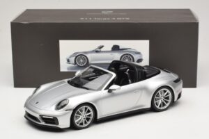 Porsche 911 992 Targa 4 GTS Silber Minichamps 1:18 WAP0211460RTRG Druckguss — Bild 6 von 6