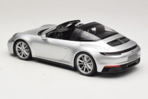 Porsche 911 992 Targa 4 GTS Silber Minichamps 1:18 WAP0211460RTRG Druckguss — Bild 5 von 6