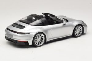 Porsche 911 992 Targa 4 GTS Silber Minichamps 1:18 WAP0211460RTRG Druckguss — Bild 2 von 6