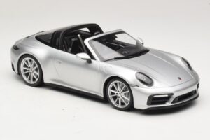 Porsche 911 992 Targa 4 GTS Silber Minichamps 1:18 WAP0211460RTRG Druckguss — Bild 4 von 6