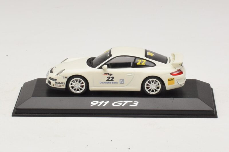 Porsche 911 997 GT3 #22 Weiß Minichamps 1:43 Porsche 911 997 GT3 #22 Weiß Minichamps 1:43 WAP020102016 Druckguss