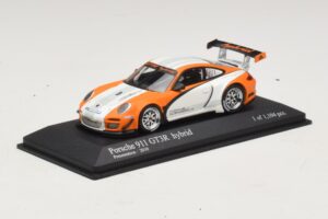 Porsche 911 997 GT3 R Hybrid Presentation 2010 Minichamps 1:43 410108900 Druckguss — Bild 2 von 4