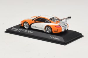 Porsche 911 997 GT3 R Hybrid Presentation 2010 Minichamps 1:43 410108900 Druckguss — Bild 3 von 4
