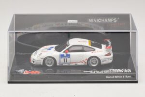 Porsche 911 997 GT3 RS #11 24 Hours Nurburgring 2010 Minichamps 1:43 437106711 Druckguss — Bild 5 von 5