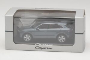 Porsche Cayenne E3 Blue Metallic Minichamps 1:43 WAP0203110J Druckguss — Bild 4 von 4