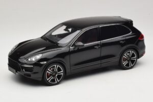 Porsche Cayenne Turbo S 92A Schwarz Metallic Minichamps 1:18 110062100 Druckguss
