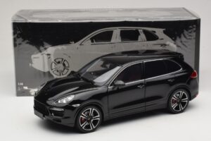 Porsche Cayenne Turbo S 92A Schwarz Metallic Minichamps 1:18 110062100 Druckguss — Bild 8 von 8