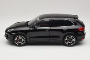 Porsche Cayenne Turbo S 92A Schwarz Metallic Minichamps 1:18 110062100 Druckguss — Bild 4 von 8