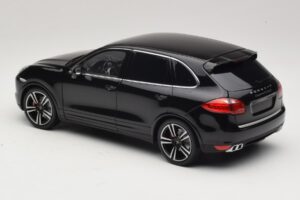 Porsche Cayenne Turbo S 92A Schwarz Metallic Minichamps 1:18 110062100 Druckguss — Bild 7 von 8