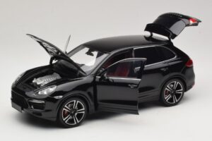 Porsche Cayenne Turbo S 92A Schwarz Metallic Minichamps 1:18 110062100 Druckguss — Bild 2 von 8
