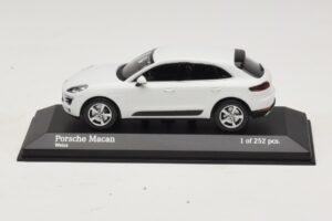 Porsche Macan 95B Weiß Minichamps 1:43 410062601 Druckguss