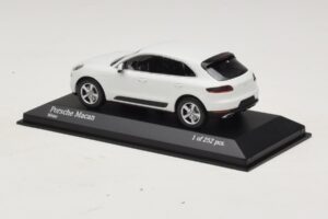 Porsche Macan 95B Weiß Minichamps 1:43 410062601 Druckguss — Bild 3 von 4