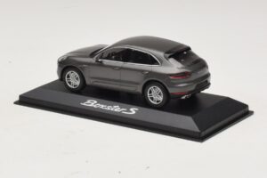 Porsche Macan S Diesel 95B Bronze Metallic Minichamps 1:43 WAP0201510E Druckguss — Bild 3 von 4