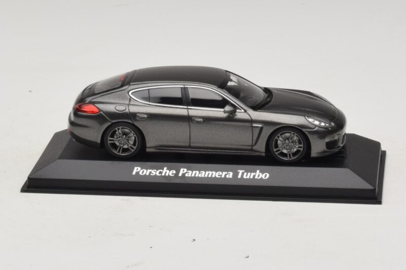 Porsche Panamera 970 Turbo Grau Metallic Maxichamps 1:43 Porsche Panamera 970 Turbo Grau Metallic Maxichamps 1:43 940062371 Druckguss