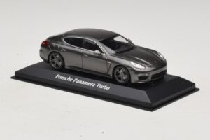 Porsche Panamera 970 Turbo Grau Metallic Maxichamps 1:43 940062371 Druckguss — Bild 3 von 4