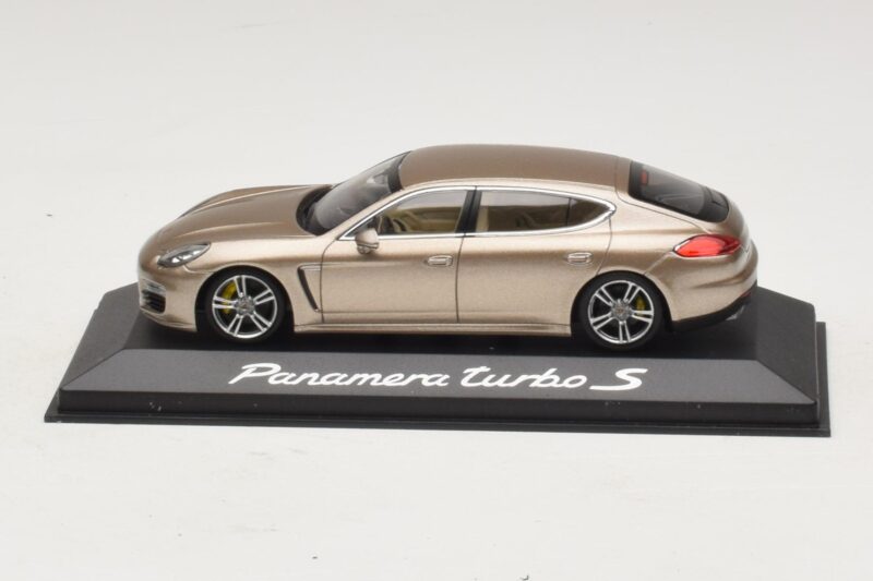 Porsche Panamera 970 Turbo S Bronze Metallic Minichamps 1:43 Porsche Panamera 970 Turbo S Bronze Metallic Minichamps 1:43 WAP0200600E Druckguss
