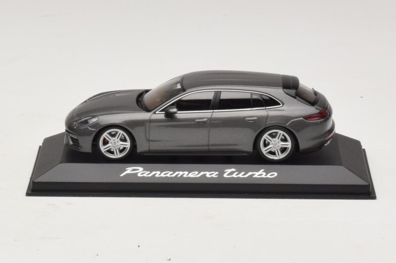Porsche Panamera 971 Turbo Grau Metallic Minichamps 1:43 Porsche Panamera 971 Turbo Grau Metallic Minichamps 1:43 WAP0207610H Druckguss