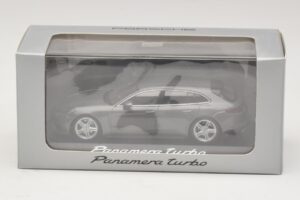 Porsche Panamera 971 Turbo Grau Metallic Minichamps 1:43 WAP0207610H Druckguss — Bild 4 von 4