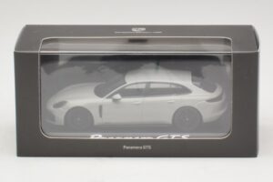 Porsche Panamera GTS 971 Chalk Grey Minichamps 1:43 WAP0207640J Druckguss — Bild 4 von 4