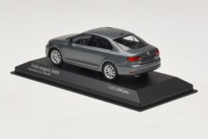 Volkswagen Jetta Mk6 Grey Metallic Minichamps 1:43 400059000 Druckguss — Bild 3 von 4