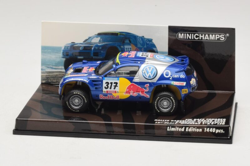 Volkswagen Race Touareg Red Bull #317 Gordon / von Zitzewitz Dakar Rally 2005 Minichamps 1:43 Volkswagen Race Touareg Red Bull #317 Gordon / von Zitzewitz Dakar Rally 2005 Minichamps 1:43 436055317 Druckguss