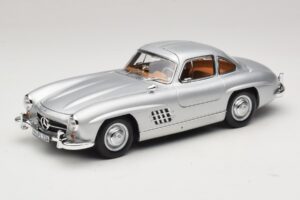 Mercedes 300 SL W198 Flügeltürer Silber Norev 1:18 183857 Druckguss