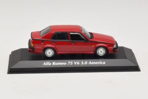 Alfa Romeo 75 V6 3.0 America Rot Maxichamps 1:43 940120461 Druckguss