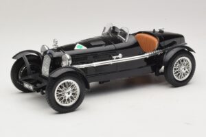 Alfa Romeo 8C Monza Schwarz Bburago 1:18 3014-P1 Druckguss