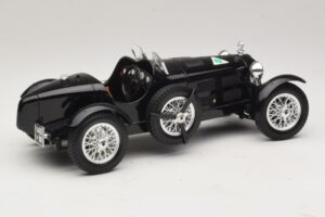 Alfa Romeo 8C Monza Schwarz Bburago 1:18 3014-P1 Druckguss — Bild 2 von 6
