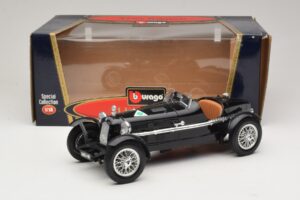Alfa Romeo 8C Monza Schwarz Bburago 1:18 3014-P1 Druckguss — Bild 6 von 6