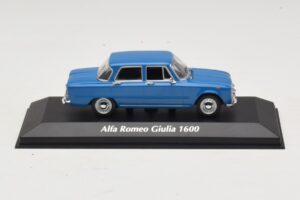 Alfa Romeo Giulia 1600 Blau Maxichamps 1:43 940120900 Druckguss