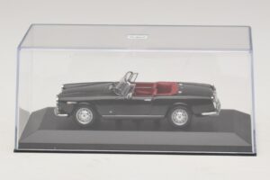 Alfa Romeo Giulia Spider Schwarz Minichamps 1:43 400120730 Druckguss — Bild 4 von 5