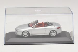 Alfa Romeo Giulia Spider Silber Minichamps 1:43 400120731 Druckguss — Bild 4 von 5