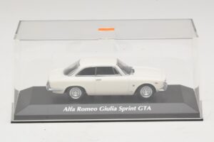 Alfa Romeo Giulia Sprint GTA Weiß Maxichamps 1:43 940120441 Druckguss — Bild 4 von 5